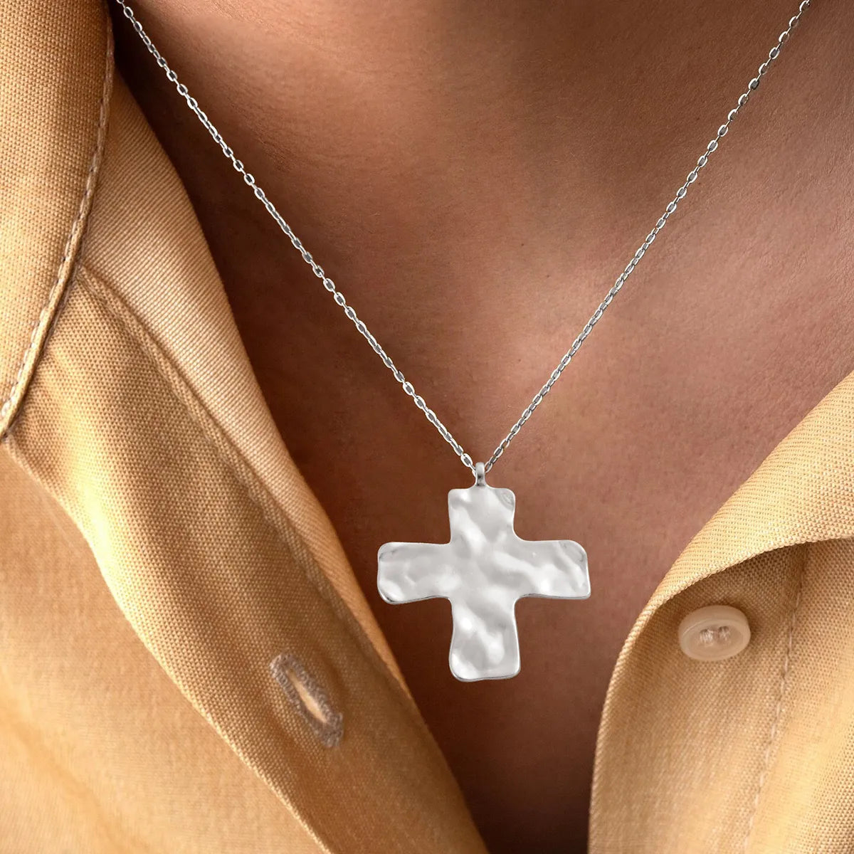 COLLAR CRUZ ARTESANAL SILVER