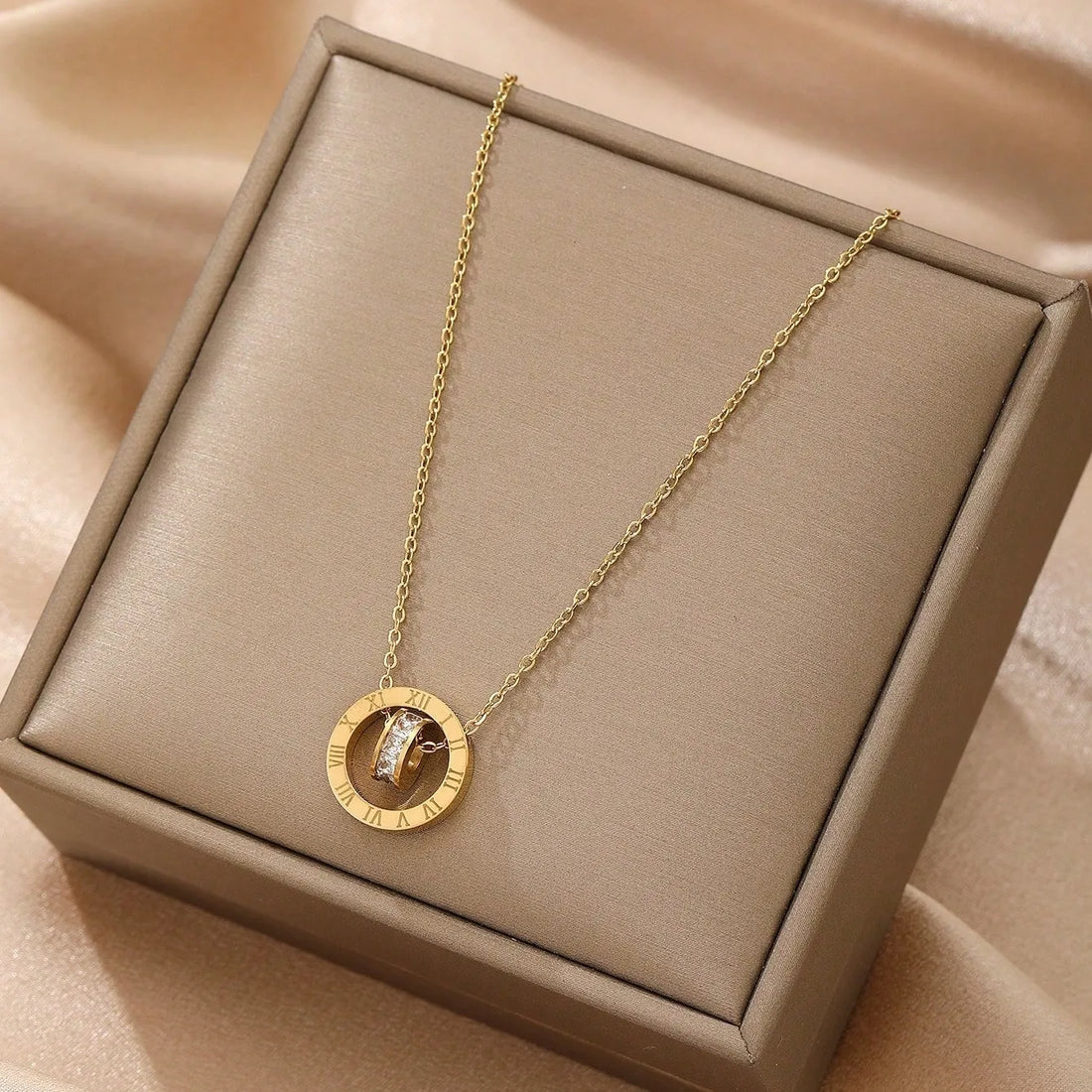 COLLAR NUMEROS ROMANOS