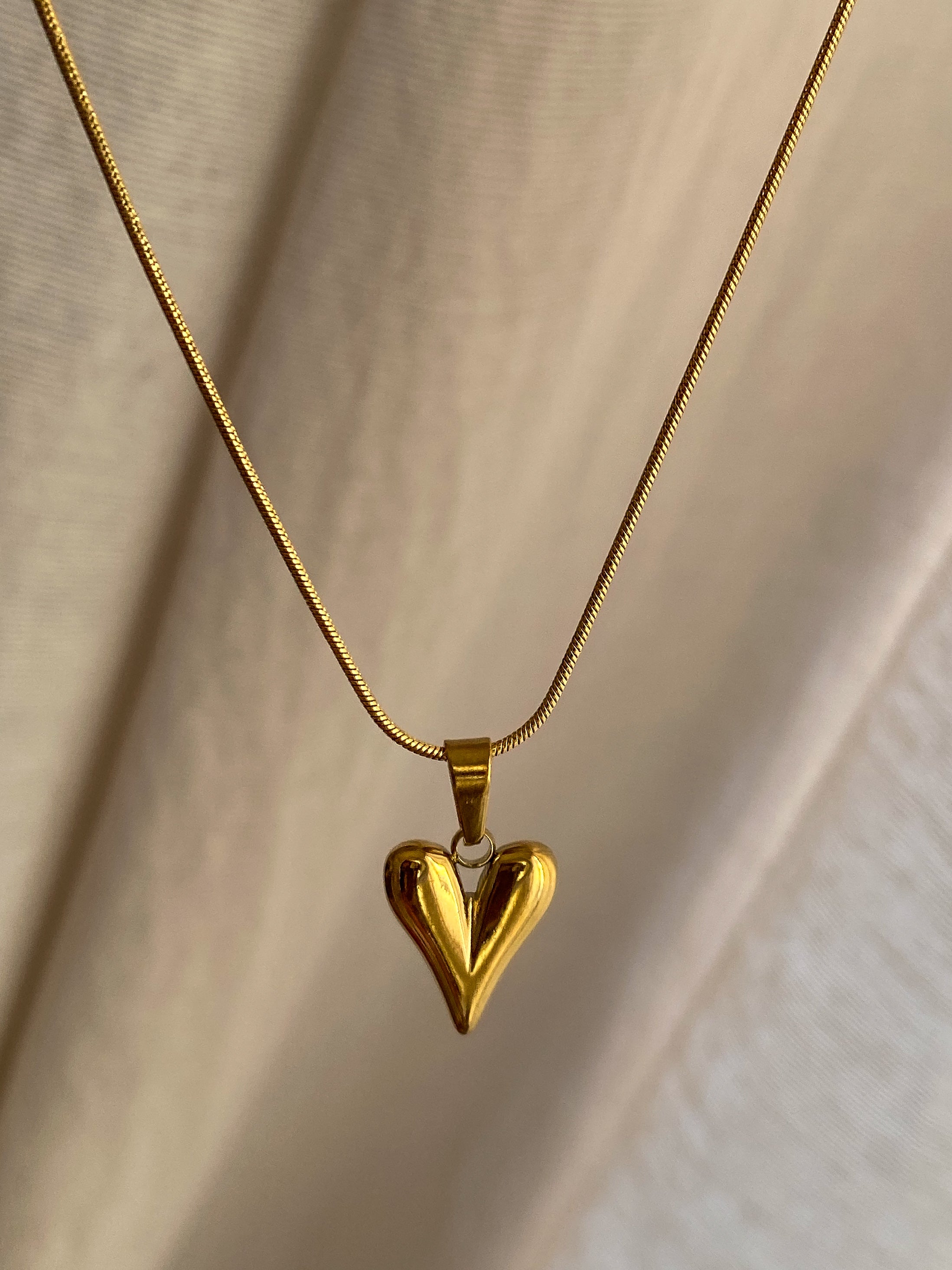 COLLAR HEART CHUNKY GOLD