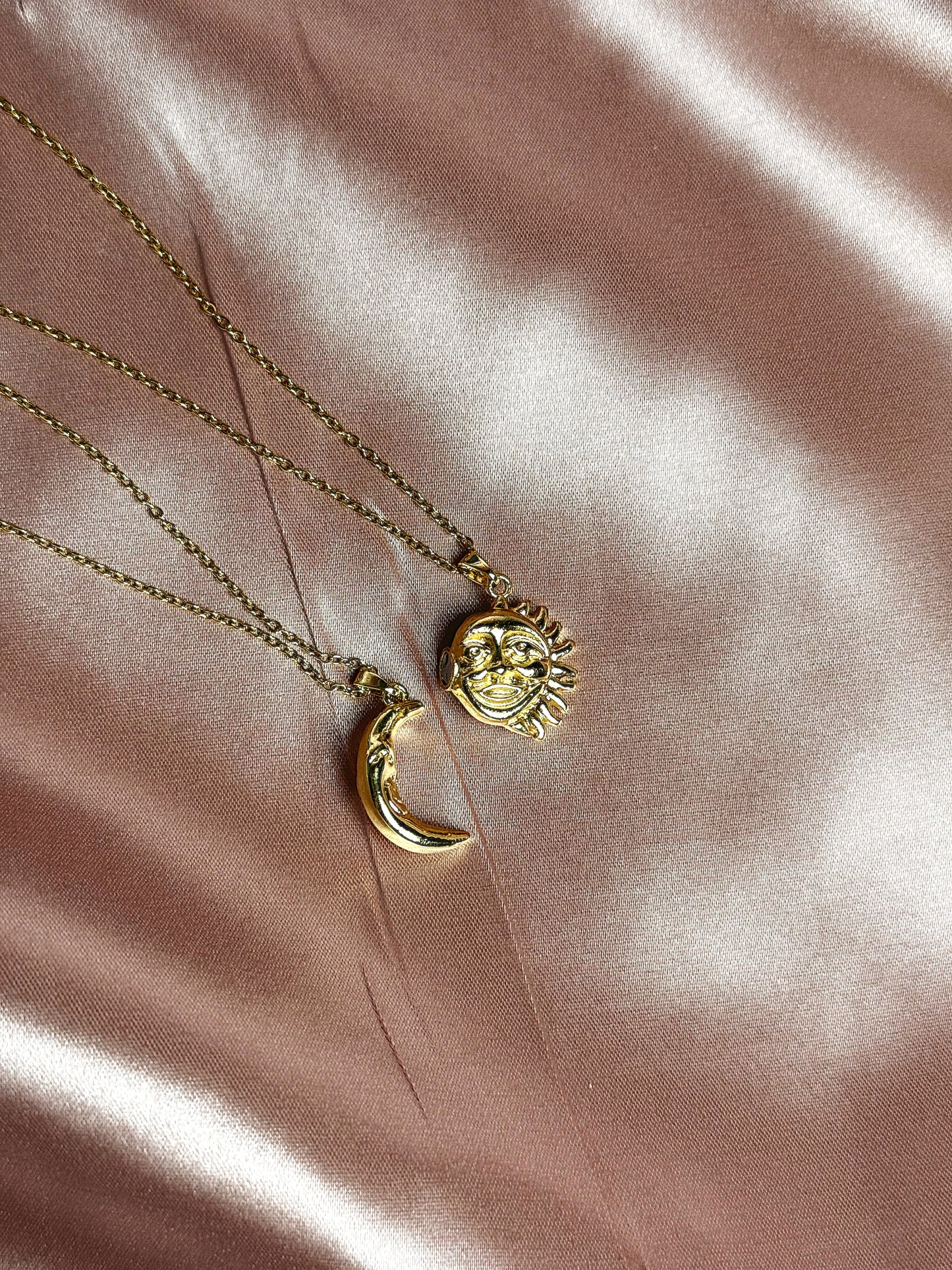 COLLARES THE MOON AND SUN GOLD