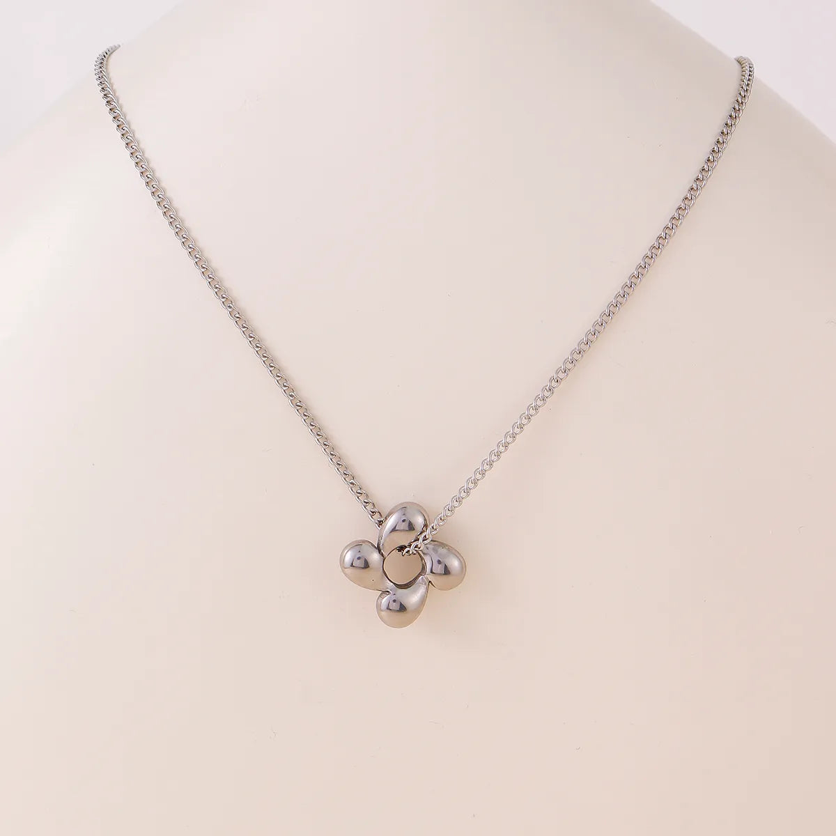COLLAR FLOWER WAVY SILVER