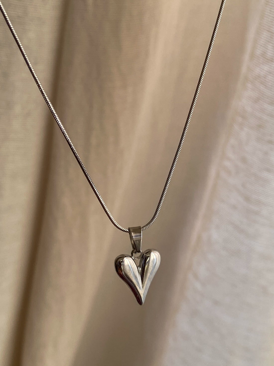 COLLAR CHUNKY HEART SILVER