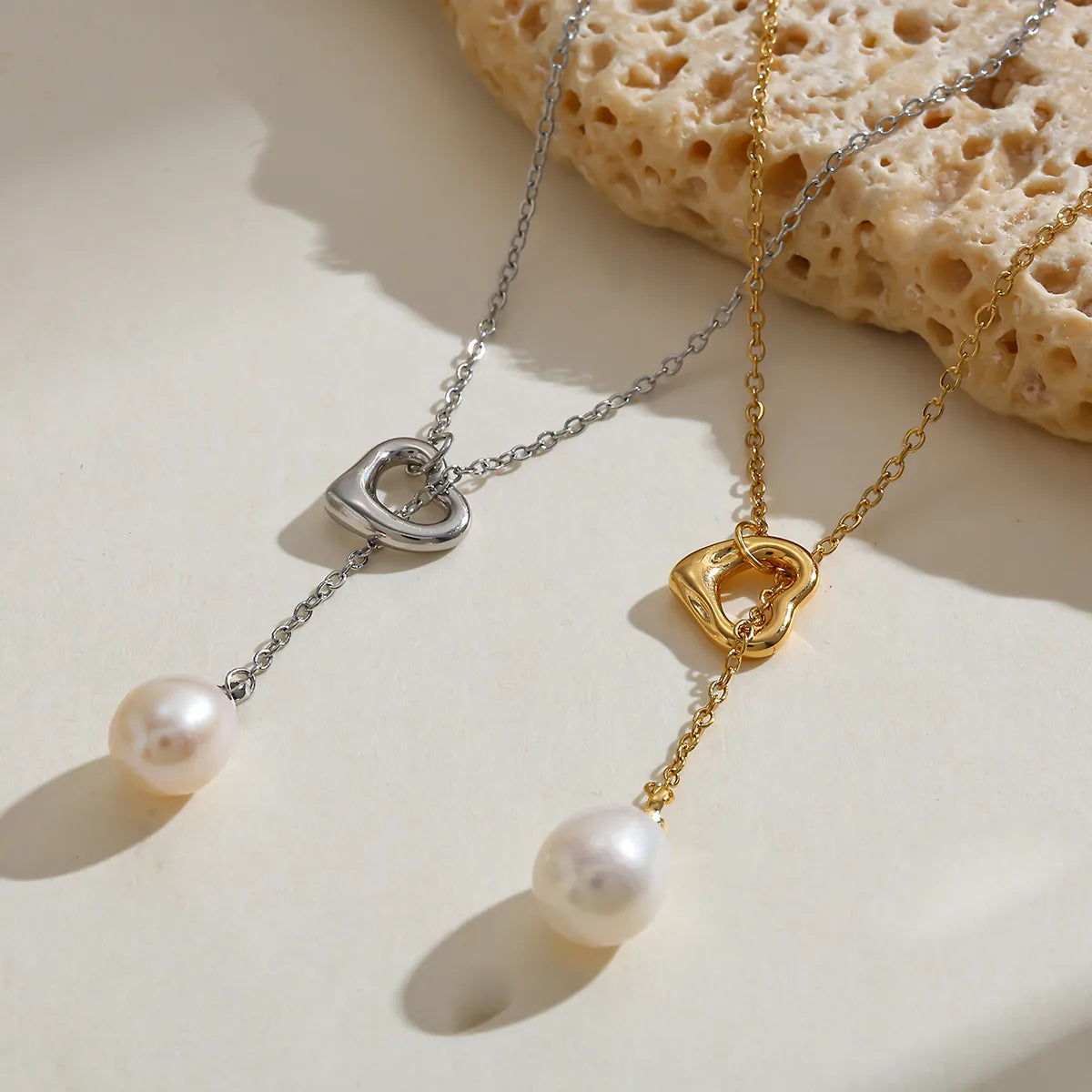 COLLAR CORBATERO CAMILO GOLD