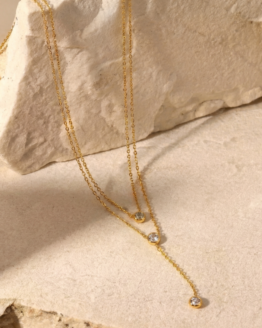 COLLAR DOBLE CORBATERO CUBIC