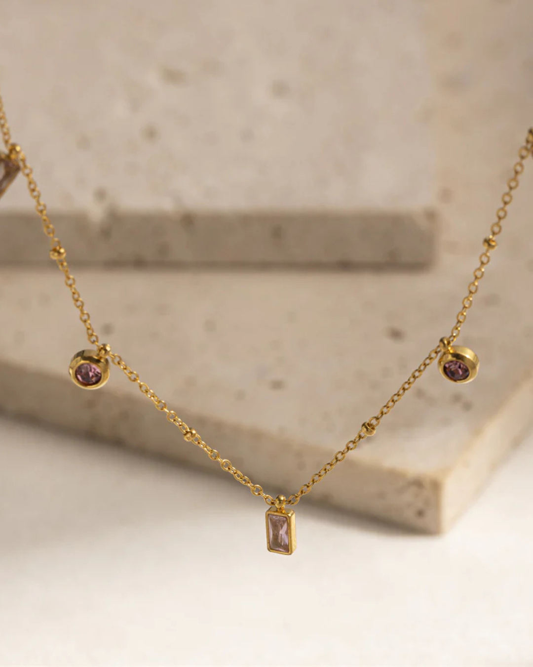 COLLAR CHLOE LILA