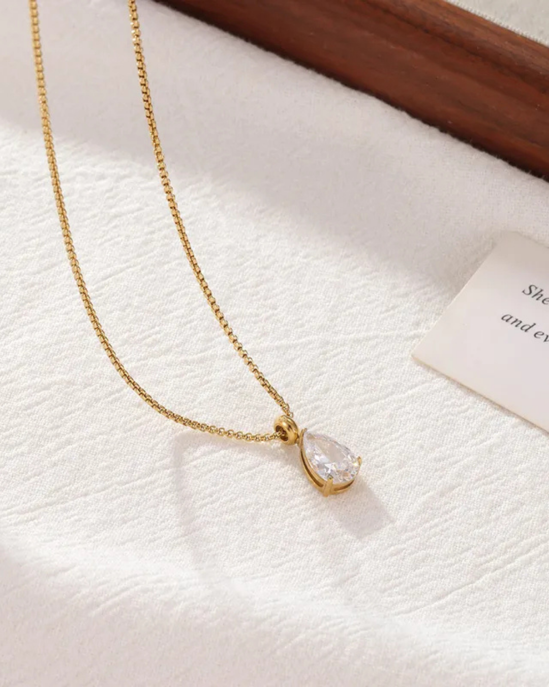 COLLAR PREMIUM DROP GOLD
