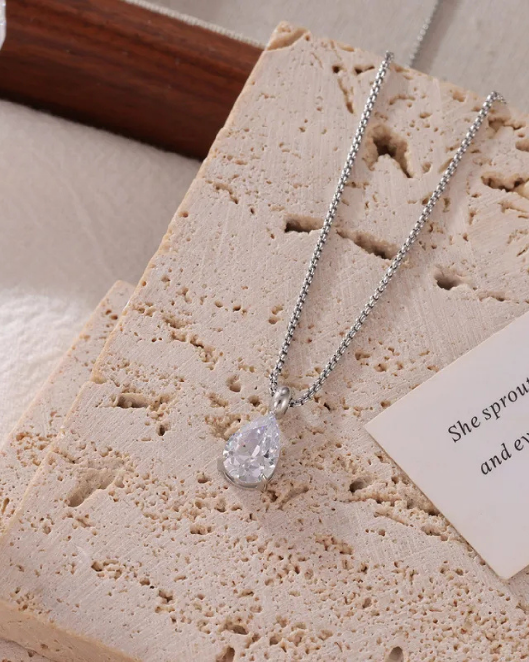 COLLAR PREMIUM DROP SILVER
