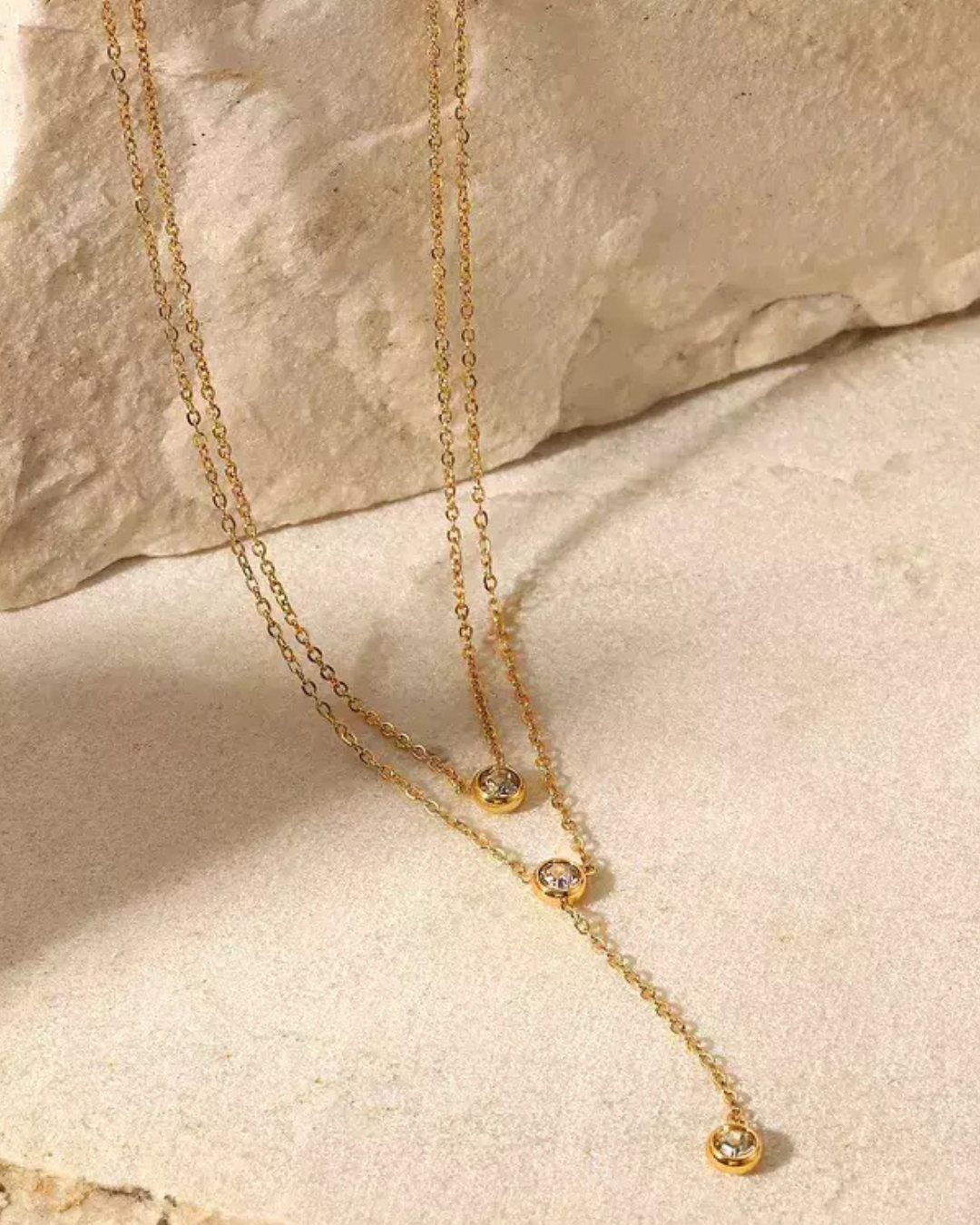 COLLAR DOBLE CORBATERO CUBIC