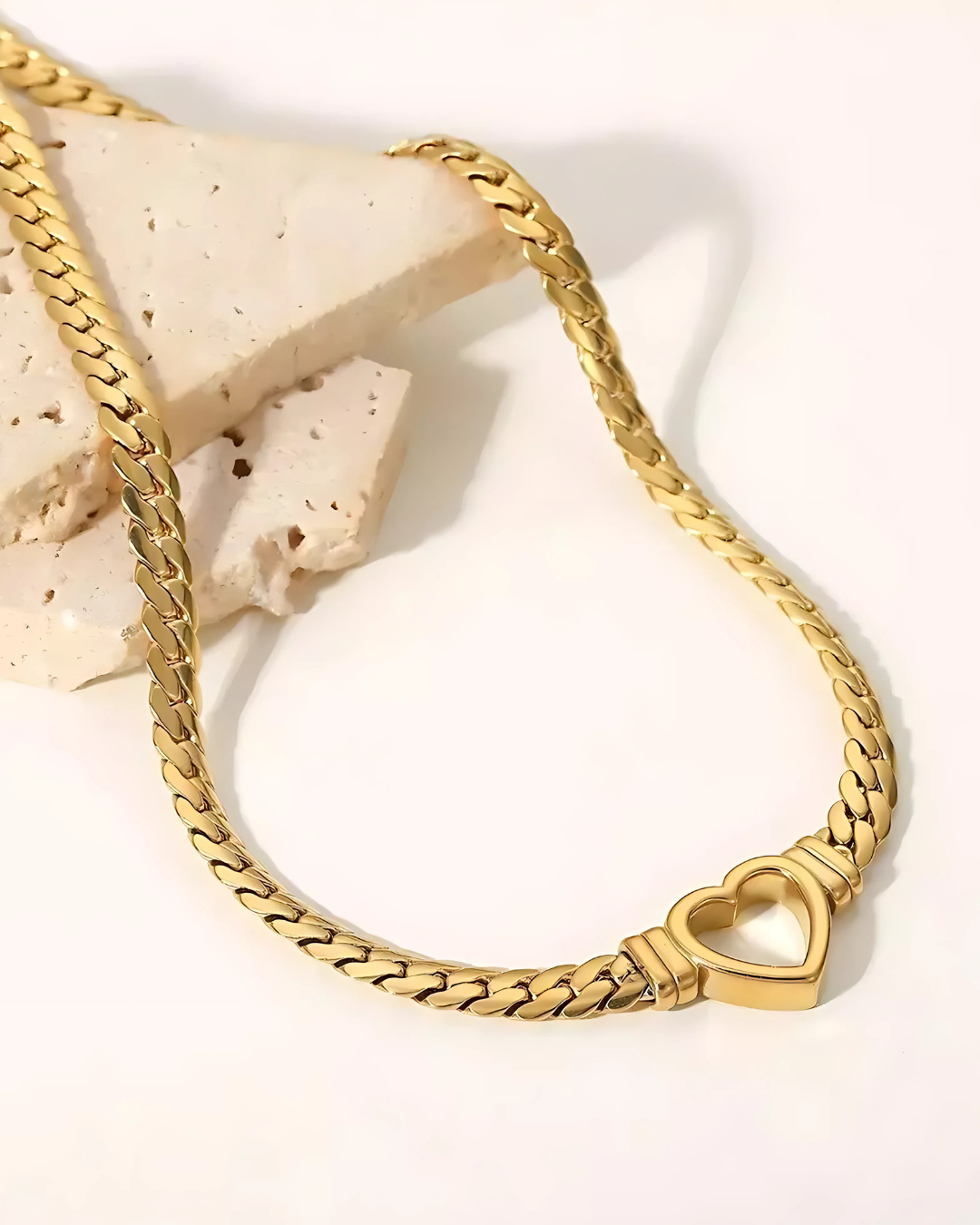 COLLAR CHUNKY HEART GOLD