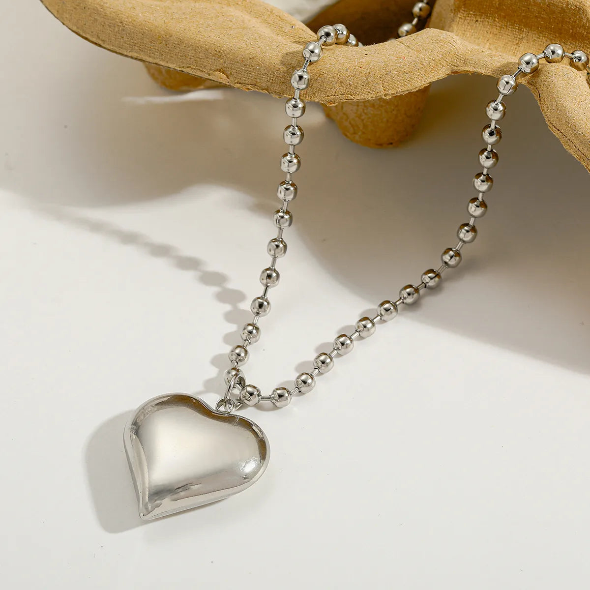 COLLAR HEART BOMBE SILVER