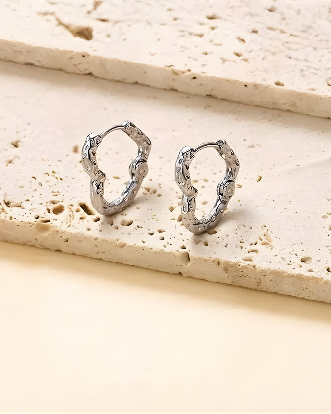 AROS HOOPS WAVY LOVE SILVER
